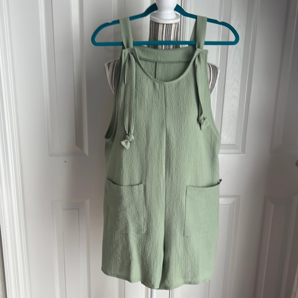 Emery Rose romper, new without tags
